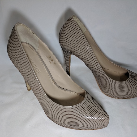 Colin Stuart Nude/Tan Pumps - Picture 4 of 6